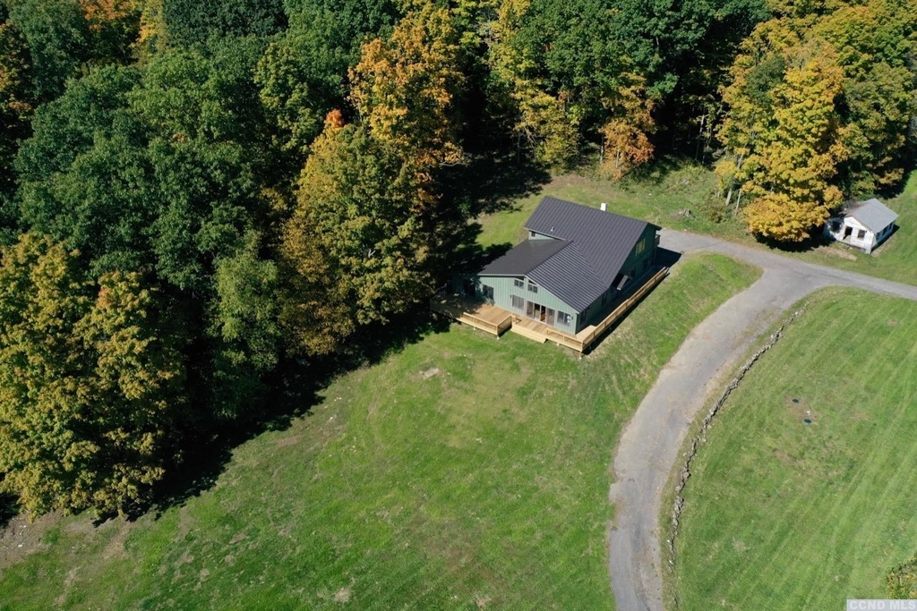 589 Overlook Road - Photo 2