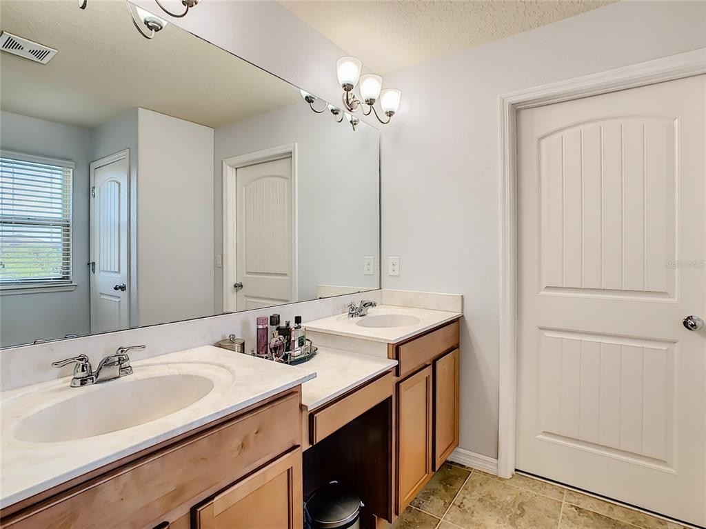 15501 Colony Cove Alley - Photo 31