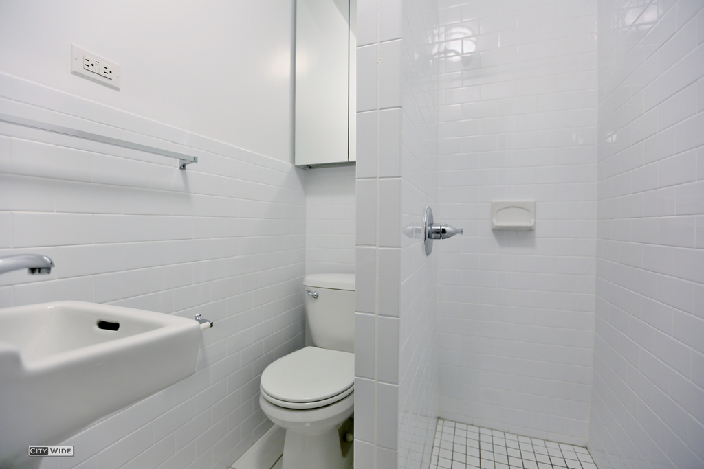 222 East 89th Street - Photo 3