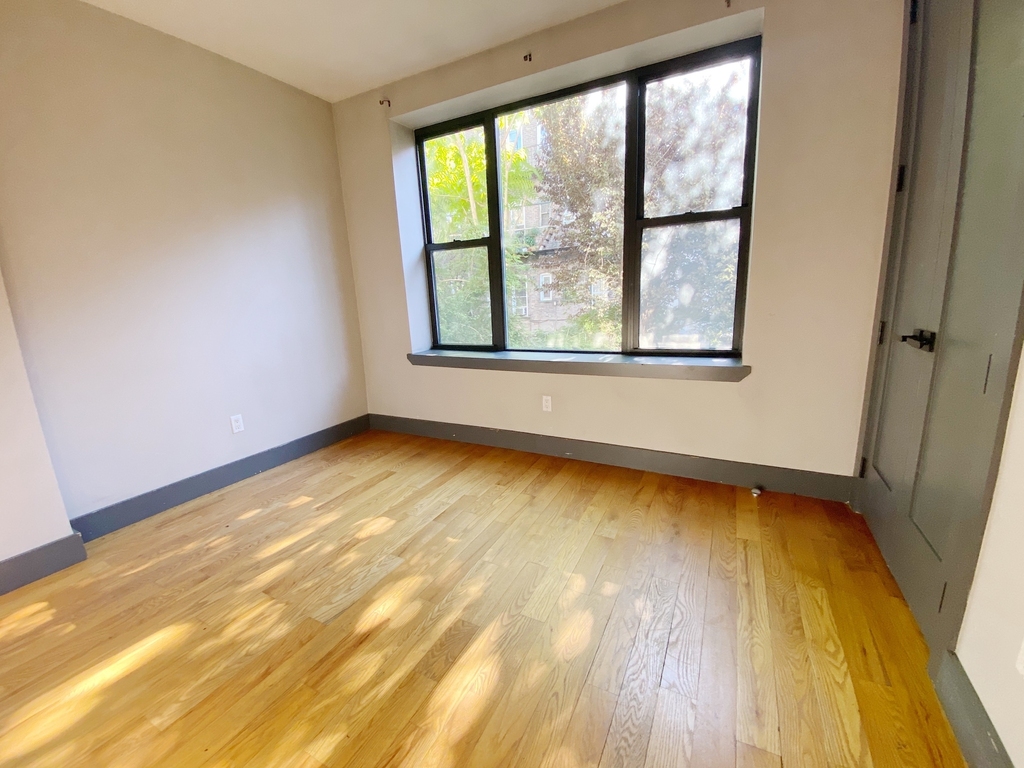1706 Gates Avenue - Photo 0