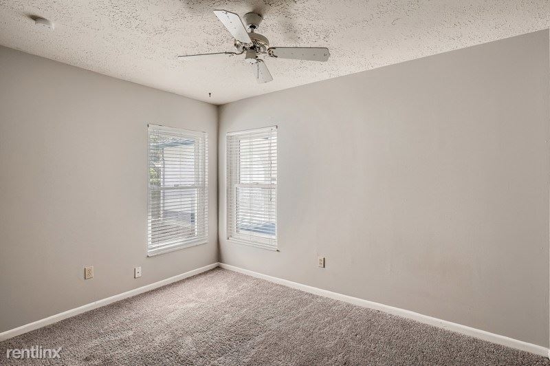 15908 Country Place - Photo 11