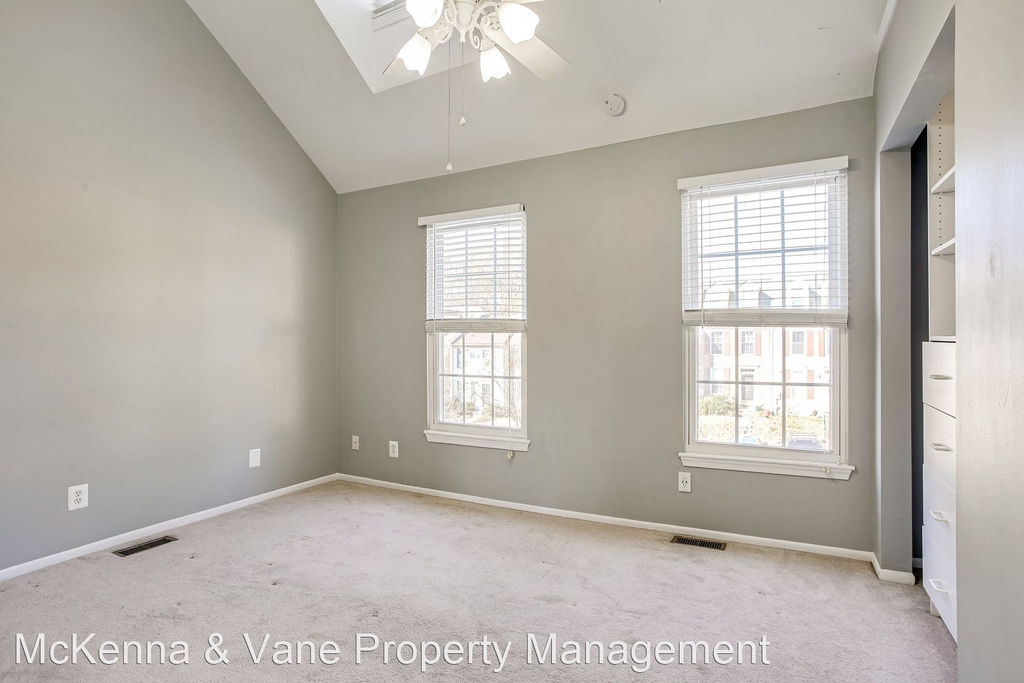 6512 Ducketts Lane - Photo 13