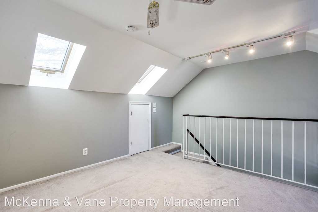 6512 Ducketts Lane - Photo 10