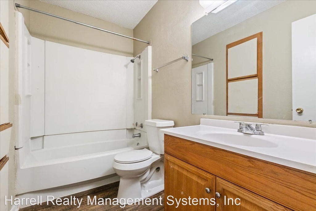 225 Londonderry, Apt. 110 - Photo 13