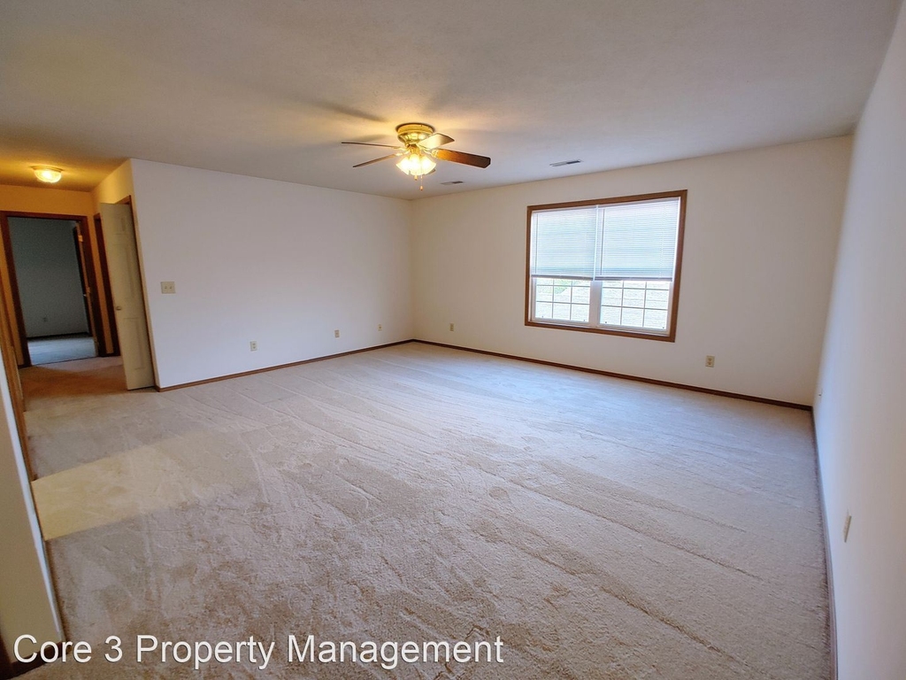 108 Oak Creek Plaza - Photo 1