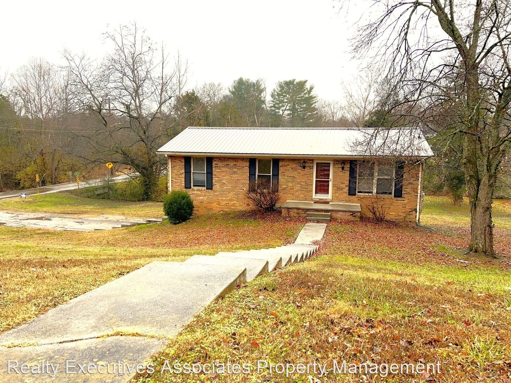 3900 Deerfield Road - Photo 0