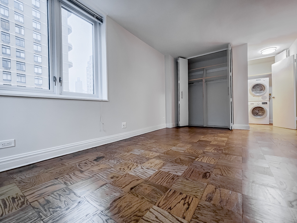 400 East 71st Street - Photo 4