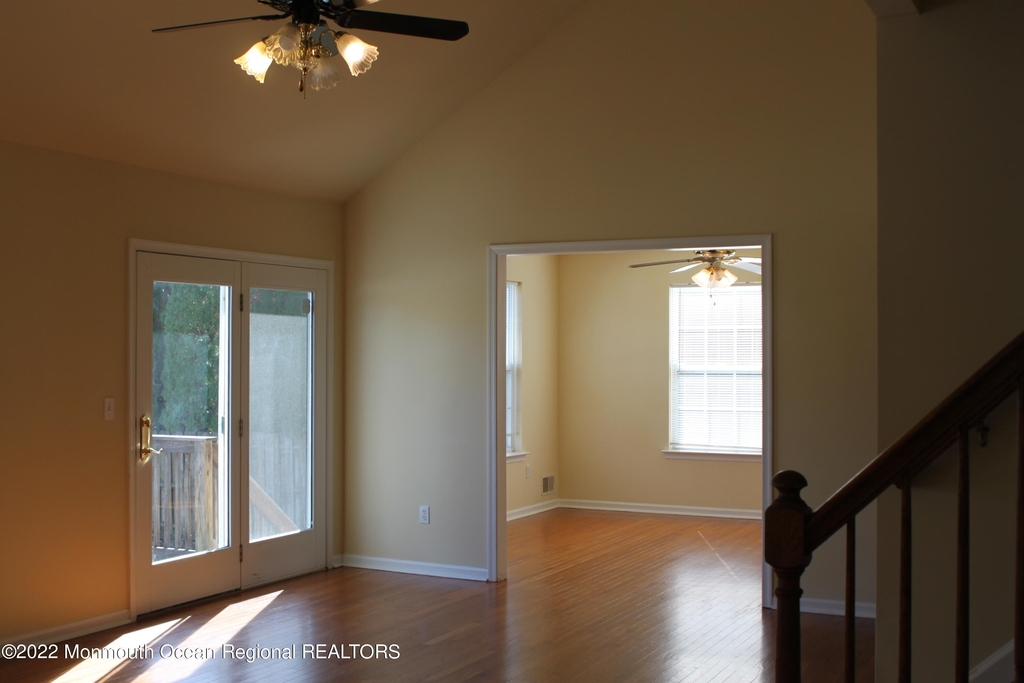 1529 Windward Avenue - Photo 12