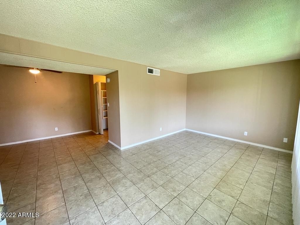 2412 W Campbell Avenue - Photo 1