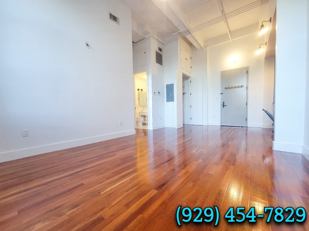 180 Bainbridge Street - Photo 2