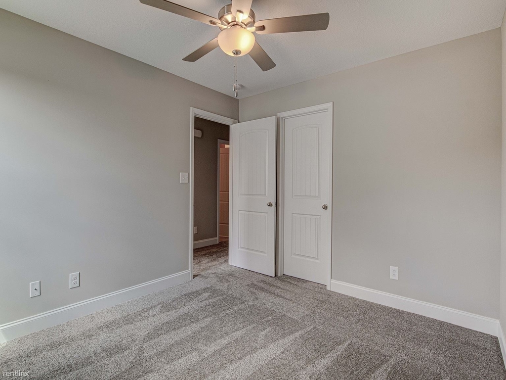 8439 Creek Valley Lane - Photo 16