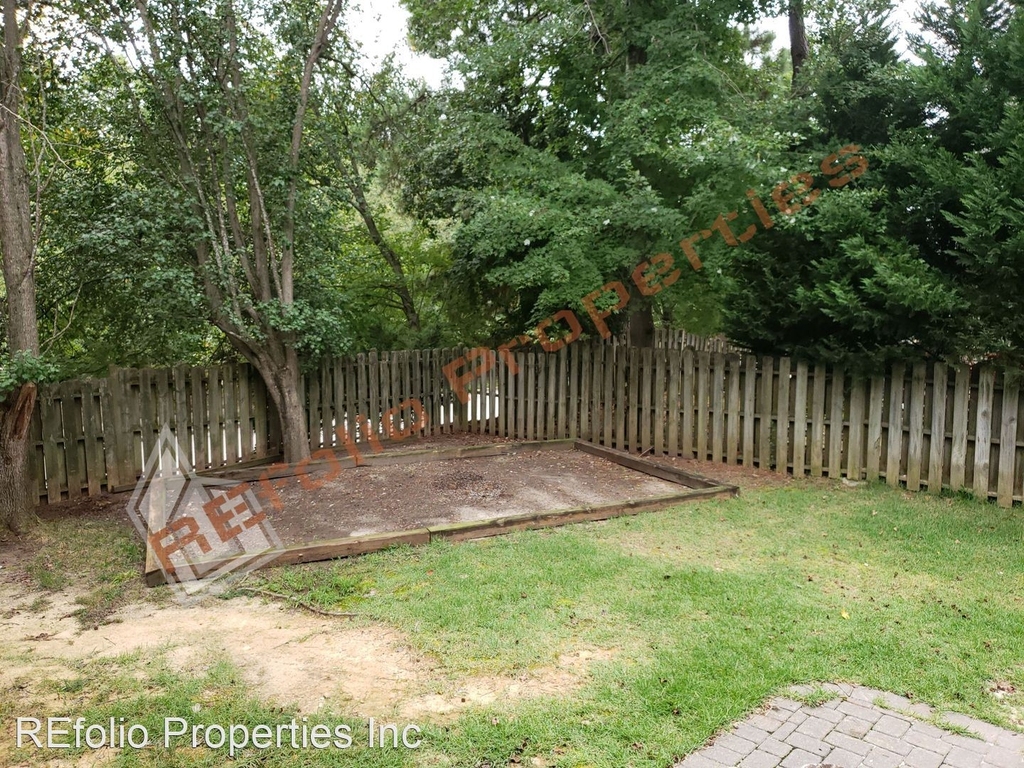 306 Gold Point Drive - Photo 2