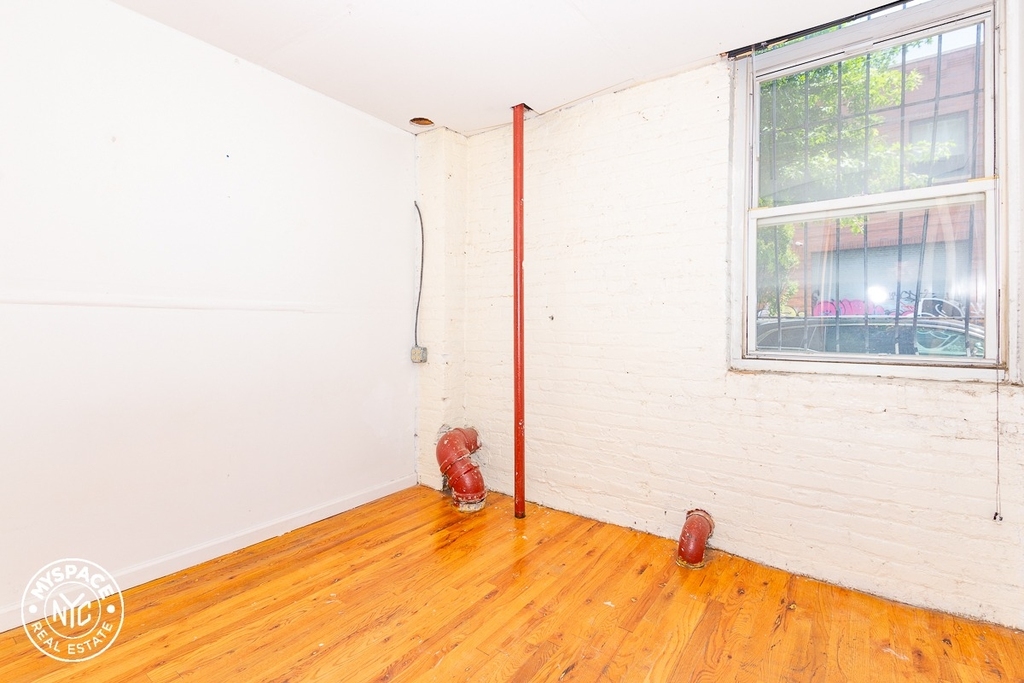 385 Troutman Street - Photo 5