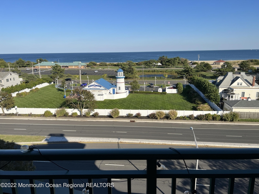 422 Ocean Boulevard - Photo 0