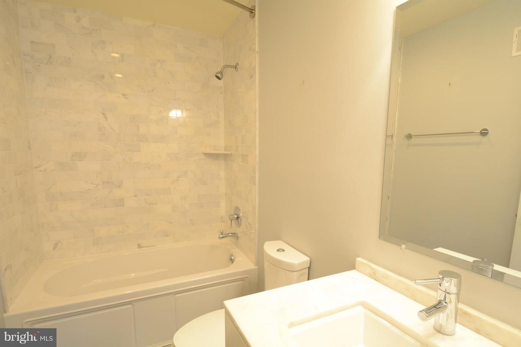 900 Washington St #105e - Photo 10