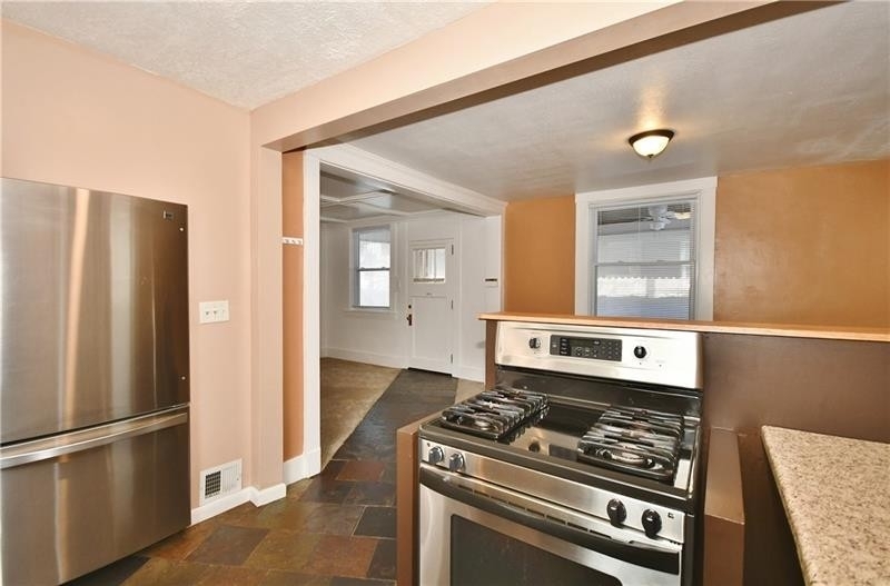 2611 Broadway Avenue - Photo 9