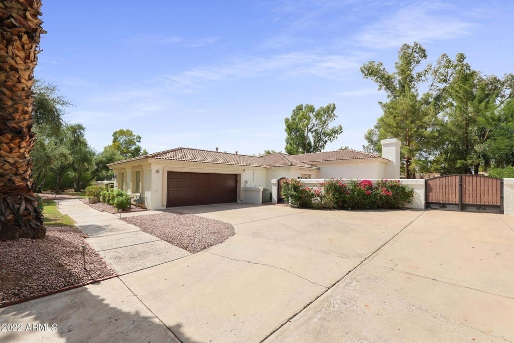 7214 E Royal Palm Road - Photo 4