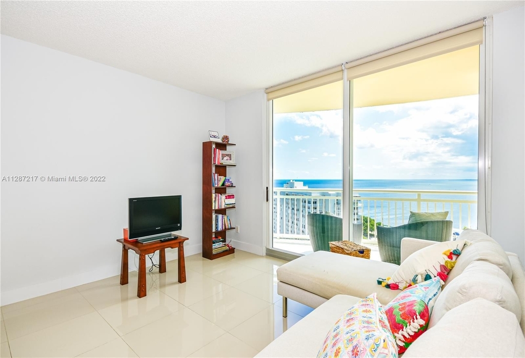 2475 Brickell Ave - Photo 10