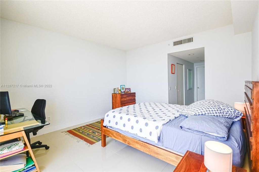 2475 Brickell Ave - Photo 20