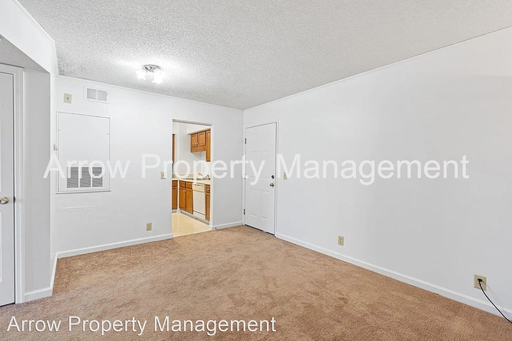 2325 Elliston Pl. #402 - Photo 8