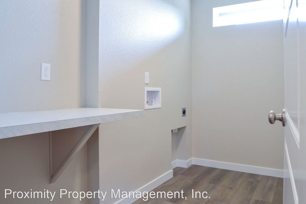 6037 N. Masago Ave - Photo 11