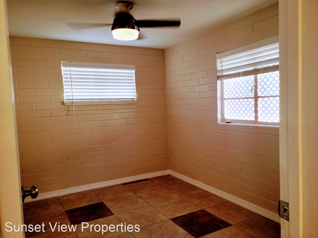 2630 W. Orangewood Ave - Photo 5