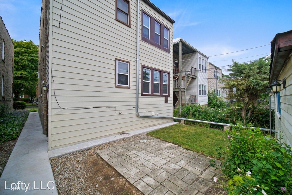 1825 N Mayfield Ave - Photo 18