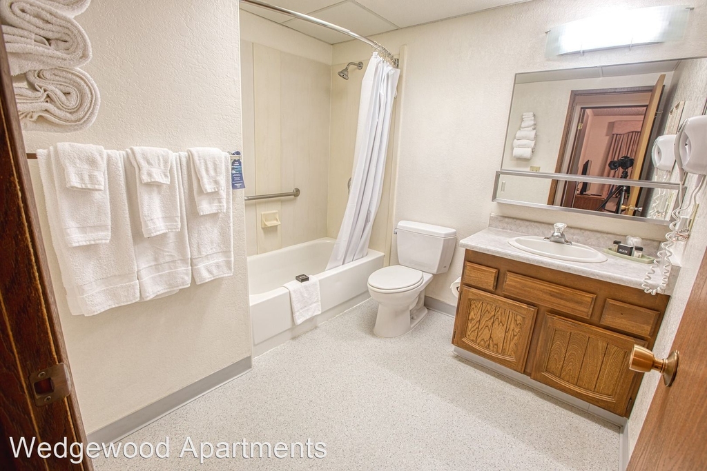 405 Wedgewood Dr. Unit 25-36 - Photo 2