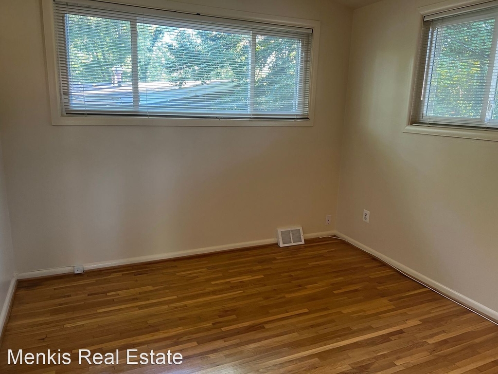 3906 Denfeld Avenue - Photo 8