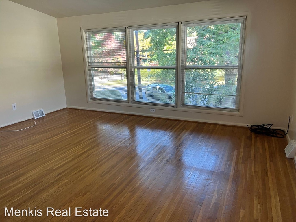 3906 Denfeld Avenue - Photo 1