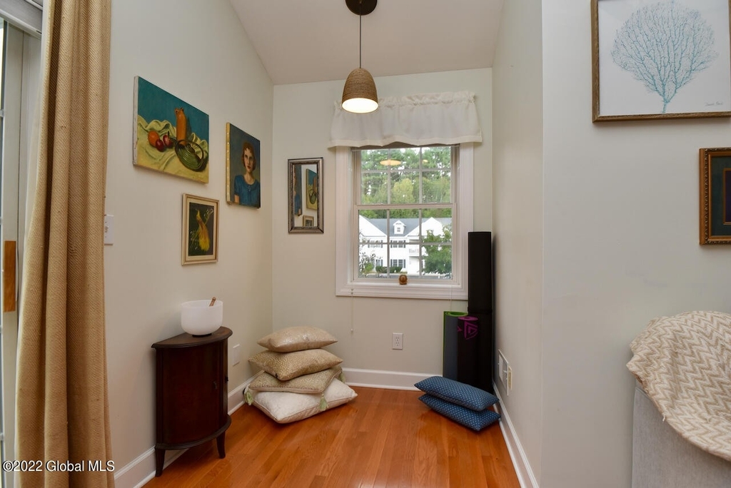 326 Ballston Avenue - Photo 8