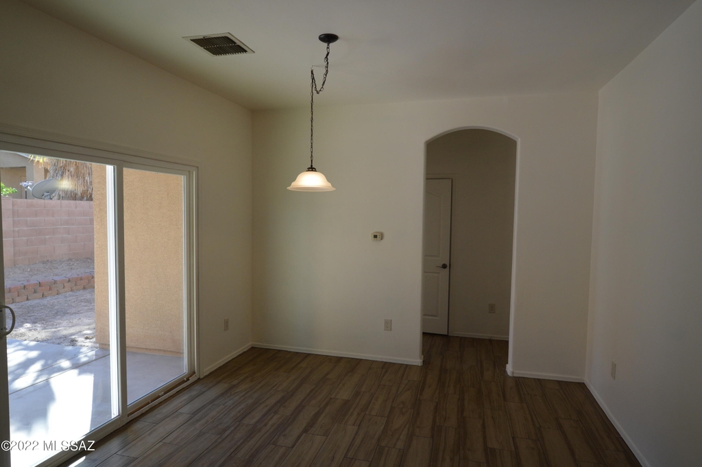 1595 W Blue Horizon Street - Photo 3