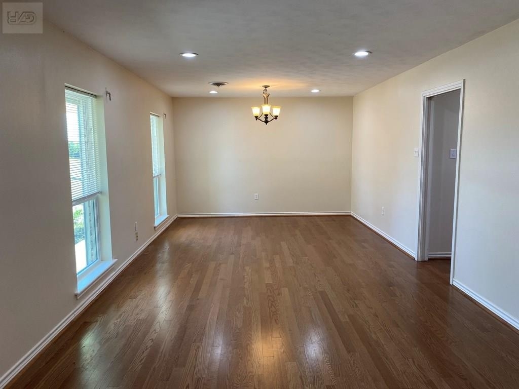 5512 Rosewood - Photo 2