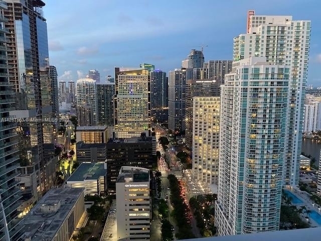 1060 Brickell Ave - Photo 3