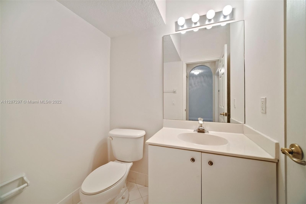5770 Nw 113th Pl - Photo 5
