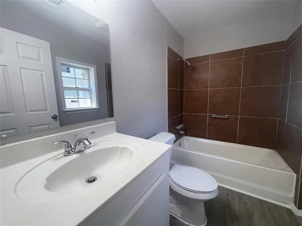 1405 S Walnut Street - Photo 2