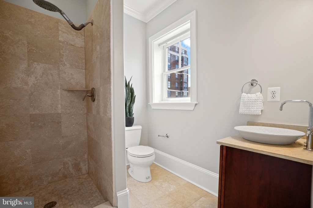 2105 12th Street Nw - Photo 18