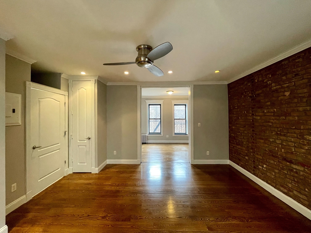 338 East 100th Street - Photo 4