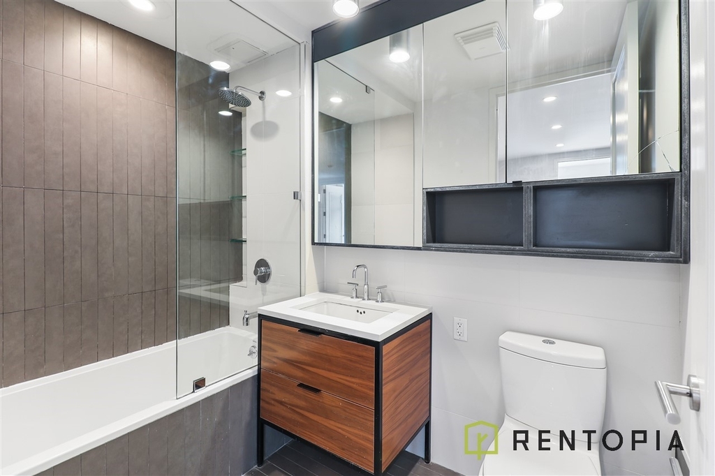 310 Graham Avenue - Photo 5
