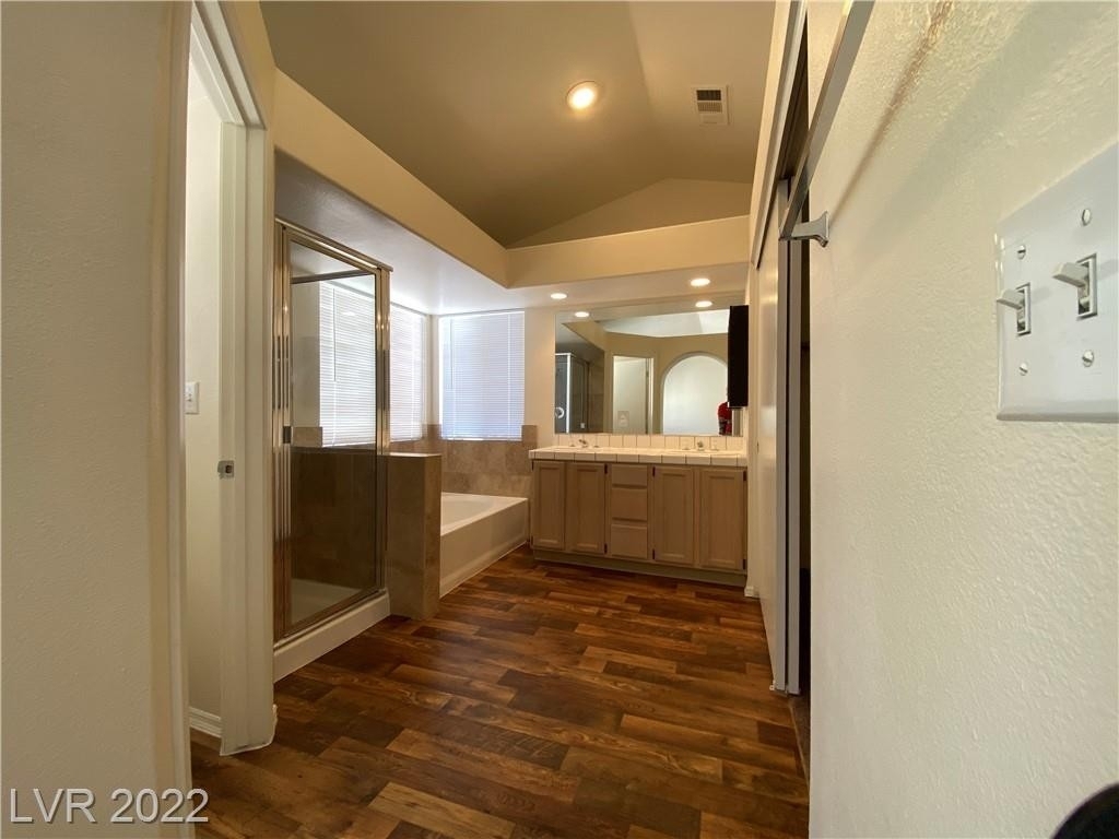 9312 Magic Flower Avenue - Photo 22