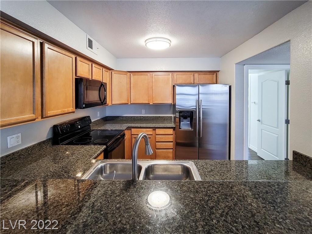 9325 West Desert Inn Road - Photo 4