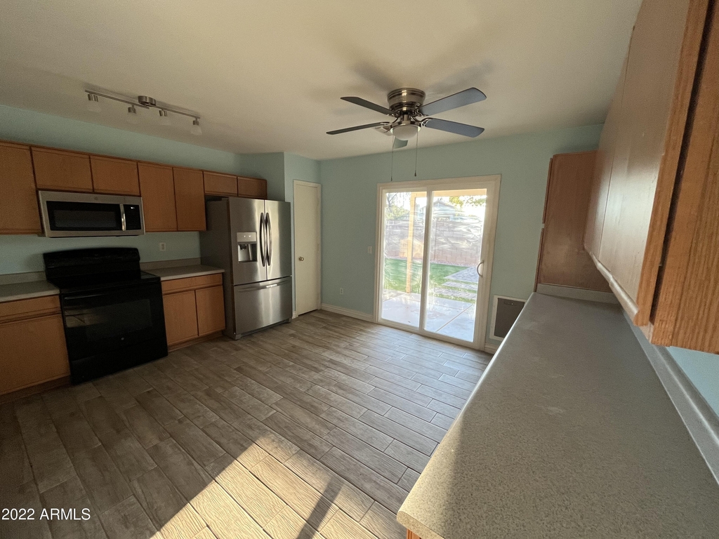 12480 N B Street - Photo 17