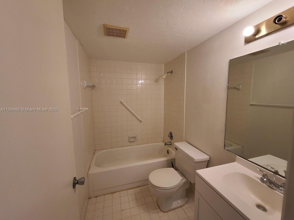 551 Sw 135th Ave - Photo 8