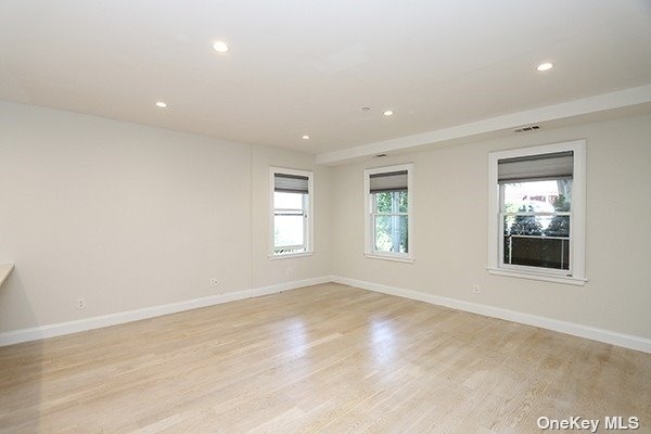 1415 Old Northern Boulevard - Photo 7