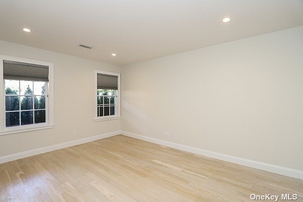 1415 Old Northern Boulevard - Photo 13