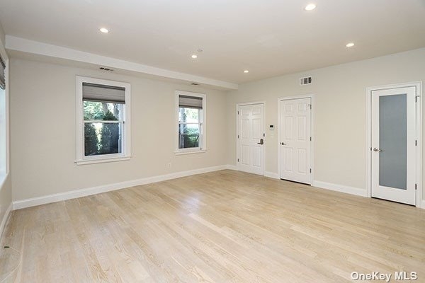 1415 Old Northern Boulevard - Photo 6