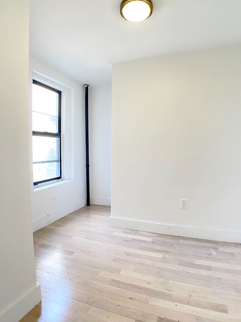 137 West 137th Street - Photo 4