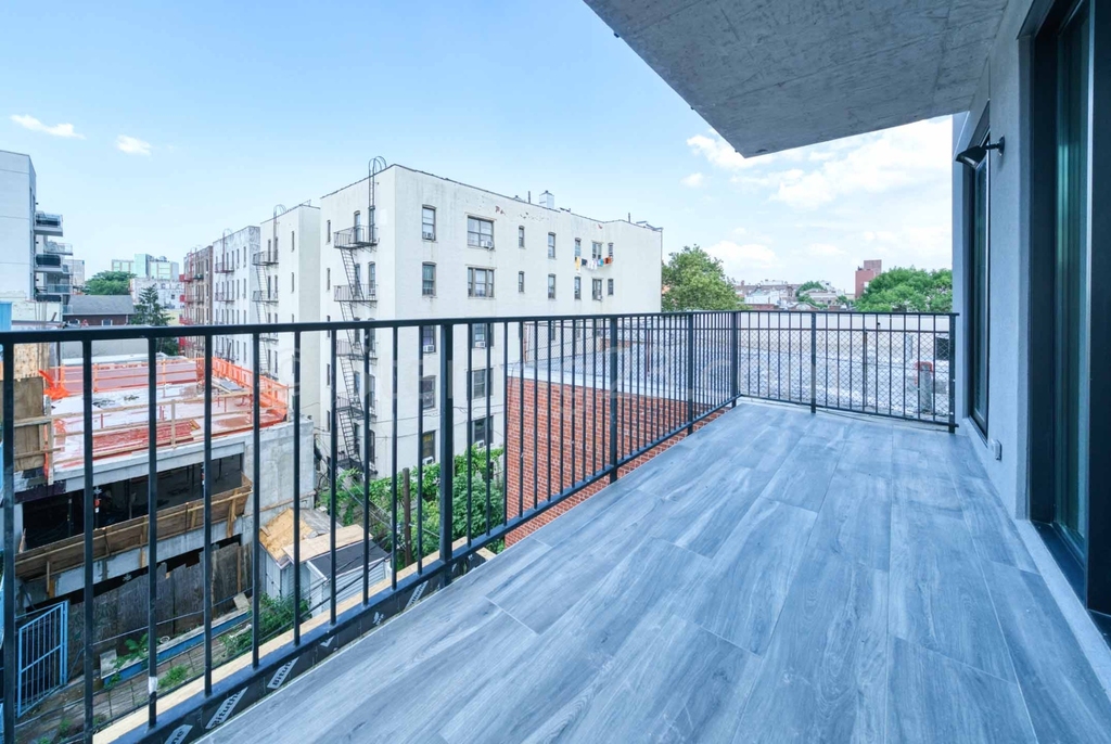 31-07 31st Avenue - Photo 2