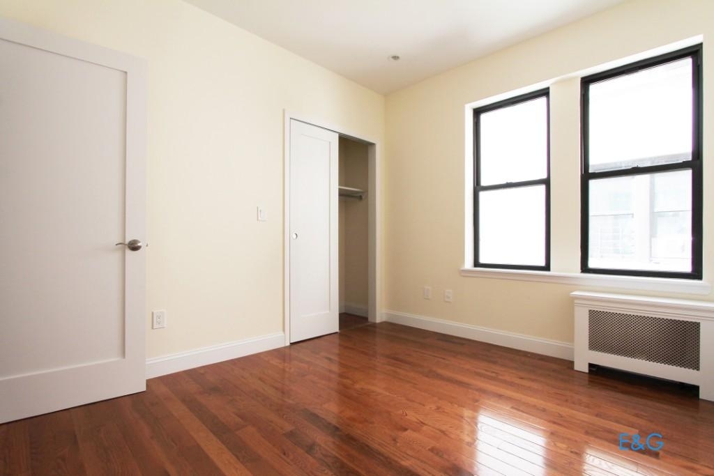 390 Wadsworth Avenue - Photo 5