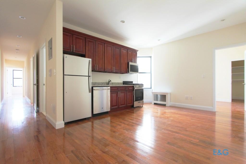 390 Wadsworth Avenue - Photo 13